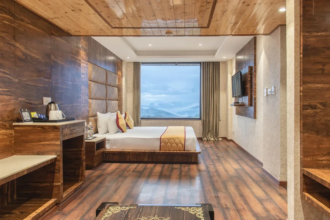 luxury hotel room in Kufri