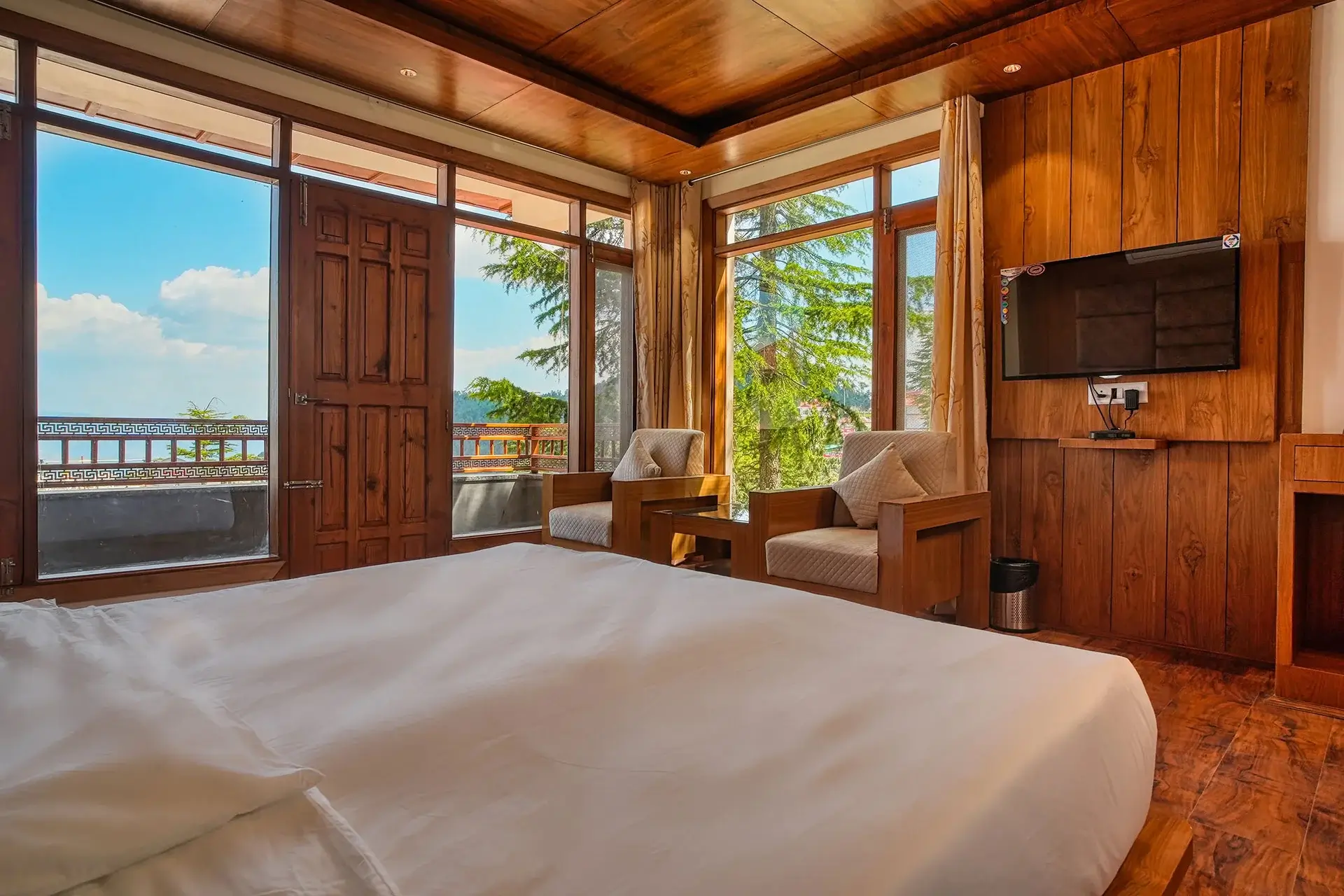 couple friendly rooms in Kufri